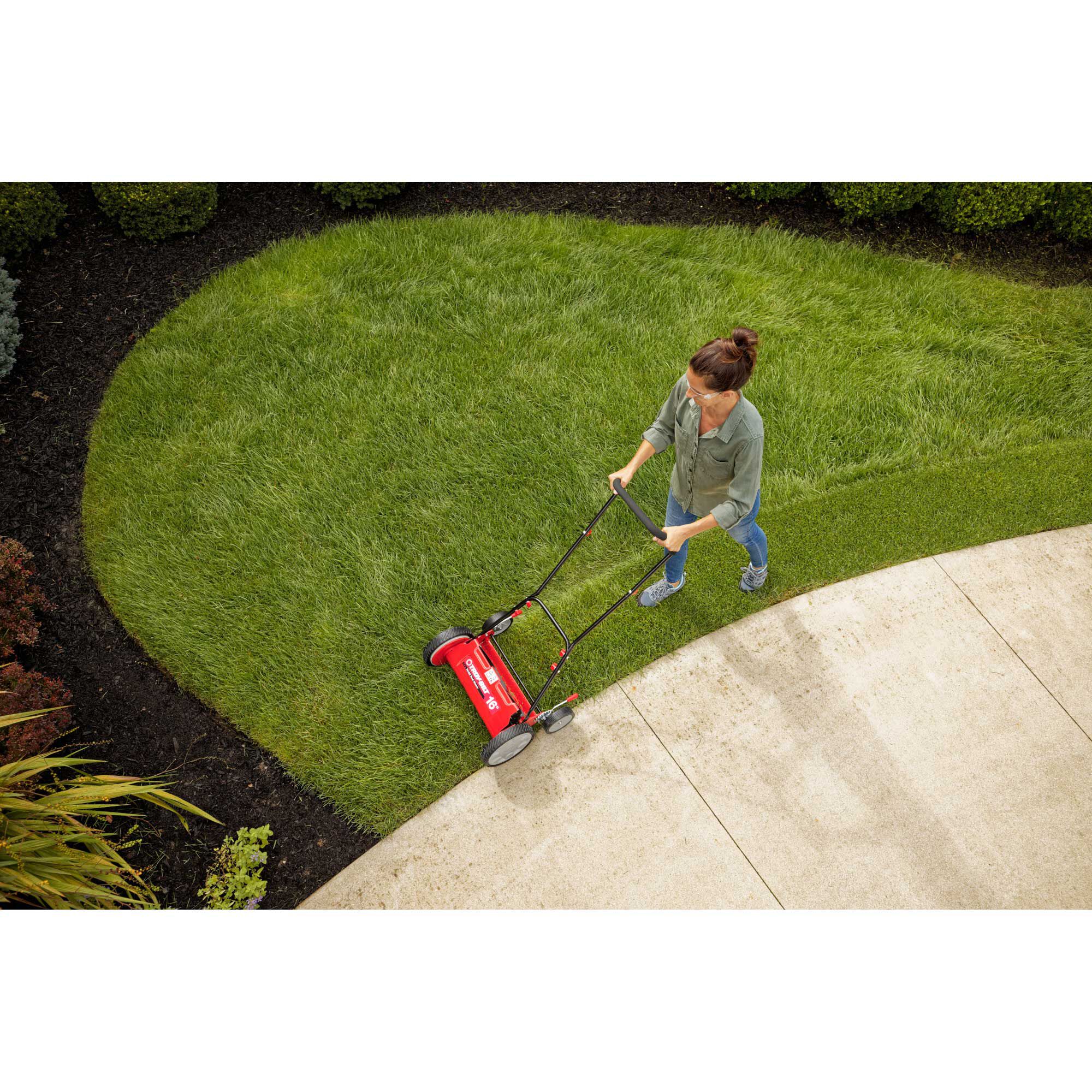 Hand on sale reel mower