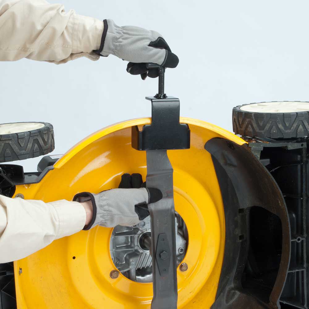 Remove craftsman mower blade hotsell