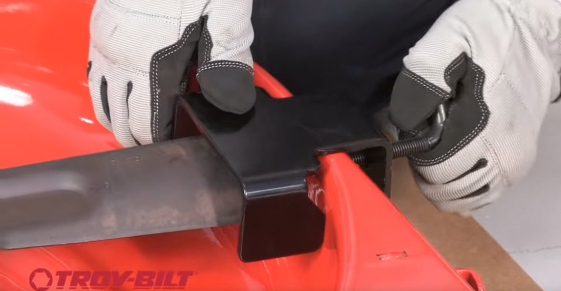 Troy bilt lawn top mower blade removal